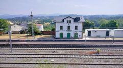 Una de las nuevas v&iacute;as de 750 metros ser&aacute; construida en la estaci&oacute;n de A Pobra do Broll&oacute;n
