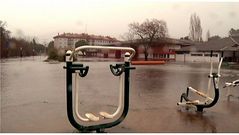 Inundaciones en Gondomar.El r�o Mi�or se desbord� a su paso por el centro de Gondomar y super� el metro de profundidad