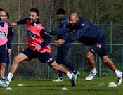 A Bruno Gama y a Manuel Pablo, los titulares del D�por en la banda derecha, se les multiplicar� el trabajo contra el Betis.