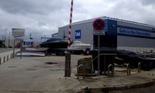 Zona del muelle viejo donde, hasta hace un mes, dejaban los coches los usuarios del pantal�n.