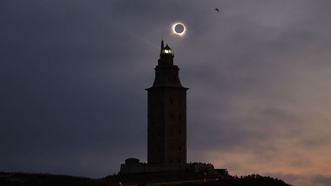 Eclipse total desde la torre de H�rcules