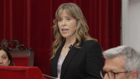 M�nica Mourelo, jefa de la uci del Chuac, este viernes en su ingreso en la Academia de Medicina