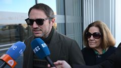 Manuel Martos y Natalia Figueroa, a su llegada al hospital 12 de Octubre para pasar el da con Raphael