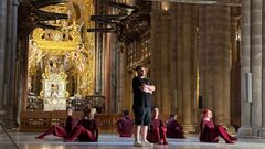 Rub�n P�rez durante la grabaci�n del anuncio del A�o Santo 2027 en la catedral de Santiago, proyecto del que fue director fotogr�fico