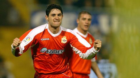 Vctor celebra uno de sus tres goles al Celta en el 0-5 del 2004.