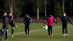 Mourinho, en el entrenamiento del Chelsea