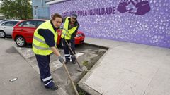 Foto de archivo de trabajadores de limpieza en Vimianzo