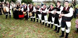 Los gaiteiros de L�a Chea de San Xo�n acompa�aron a los Reyes Magos en Cabana.