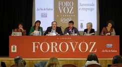 Carmen Fern�ndez, Cecilia V�zquez, Jos� Manuel L�pez, Fran Rodr�guez (Radio Voz), Covadonga Toca y Alicia Blanco, en A Laracha. 