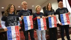 La docente, Nieves Vecilla (en el centro), lleva a�os impulsando el festival 