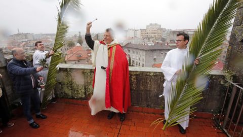 Bendicin de ramos desde el campanario de la baslica de Santa Mara