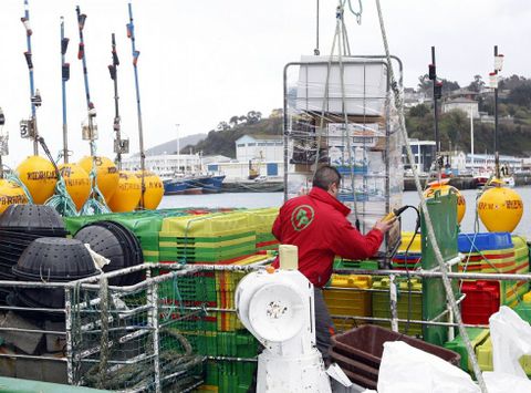 En Celeiro y Burela tienen base 34 barcos de bandera espa�ola.