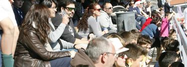 La grada del Cortizo presentaba ayer un aspecto que no se da en el f�tbol de �lite local y si consiguen los j�venes valores. 