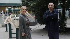 Teresa Gol�n, auxiliar de enfermer�a, junto al director de la residencia, Fernando Mart�nez.
