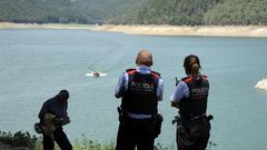 El kayak de los desaparecidos estaba pinchado y con varias piedras grandes en su interior