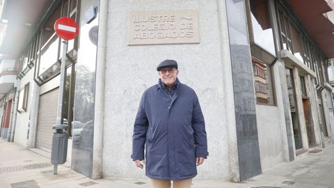 Trigo, frente al Ilustre Colexio de Avogados de Lugo, donde tom� posesi�n hace 35 a�os