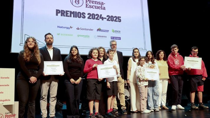 Premios a los ganadores de Periodistas Naturales-Cuaderno de Campo