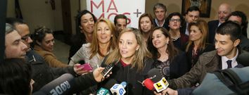 Elena Mu�oz habl� en el vest�bulo y despu�s comi� con el grupo de mujeres Sumamos. <span lang= es-es >fotos</span><span lang= es-es > M. moralejo </span>