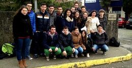 Los alumnos de segundo de bachillerato mostraron su apoyo a la docente expedientada.