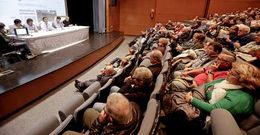 La reuni�n y videoconferencia celebrada el lunes en Arteixo reuni� a numerosos afectados.