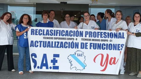 La protesta de los t�cnicos tuvo lugar en la entrada del hospital