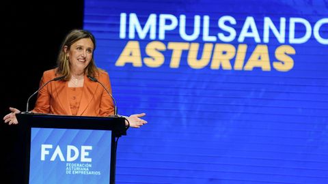 La m�xima responsable de la patronal asturiana, Mar�a Calvo, interviene en la Asamblea General de la Federaci�n Asturiana de Empresarios (FADE) este viernes en Avil�s