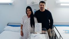 Andressa Regina Feitas y Maico De Melo con su hijo Miguel, el �ltimo beb� nacido en el CHUO en 2025  