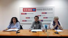 El secretario general de la federaci�n de Servicios de CCOO de Asturias, Alfredo Garc�a; la responsable de comercio en UGT, Ana del Rosal; y la responsable de Servicios de USO, Margarita Quintano.