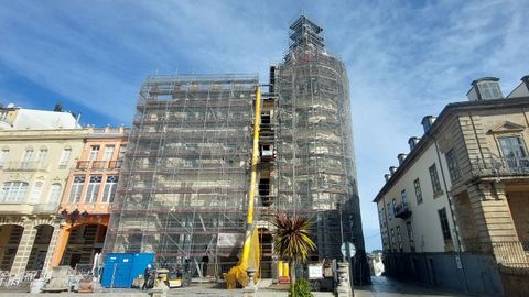 La Torre dos Moreno: las obras se est�n prolongado m�s all� de lo previsto, superado ya el plazo de la licencia original. Su fin m�s probable ser� destinarlo a hotel