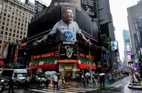 Una valla publicitaria proyecta la imagen de Gareth Bale en Nueva York.