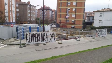Camino de la Tejerona en Ceares (Gijón) cortado por las obras
