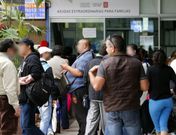 La oficina del cheque social est� saturada desde que se abri� el plazo de solicitud. 