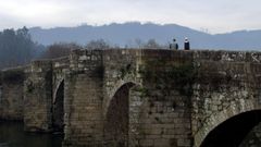 Foto de archivo del puente de Pontevea sobre el r�o Ulla