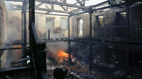 Incendio en el monasterio budista de San Amaro (Ourense).