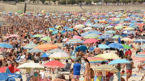 Imagen de la playa de Silgar en el mes de agosto del 2023; uno de los principales destinos utilizados por los ciberdelincuentes