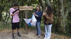 Fillos e vi�va de �lvaro Pombo descubren o novo nome do campo 