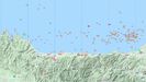 A las nueve y media de la maana de este martes, el mapa de MarineTraffic indica que los pesqueros, sealizados con smbolos naranja, se han desplazado hacia el este, siguiendo al bocarte que el lunes, con un banco colosal, concentr a casi toda la flota cerquera frente a A Maria. Ahora faenan a la altura de Avils, en Asturias