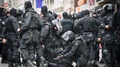 Operativo policial en Saint Denis, donde muri� el cerebro de los atentados. 