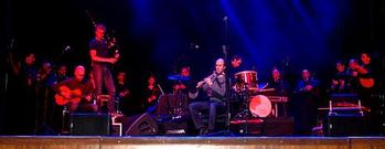 El gaiteiro Carlos N��ez present� su nuevo disco en Basilea acompa�ado por los miembros del grupo tradicional Semente.