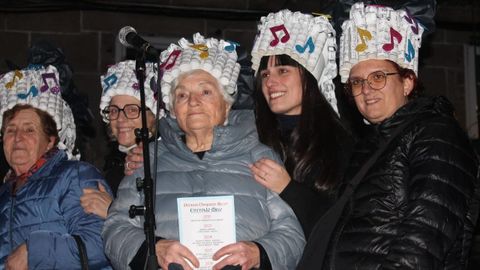 El grupo de Vellos Tempos se lo pas� en grande durante los actos.