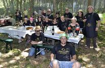 <span lang= es-es >Comidas en Redonda</span>. El buen tiempo y el hecho de que la celebración coincidiese este año en sábado favoreció que un gran número de personas acudiesen al San Pedro de Redonda.