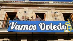 Concejales y representantes de la APARO y Fondo Norte con la pancarta