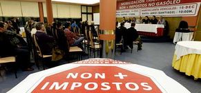 Unos 150 transportistas se reunieron ayer en asamblea en Santiago.