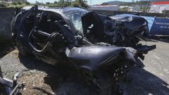 As� qued� el coche siniestrado, en el que los bomberos tuvieron que excarcelar a sus ocupantes