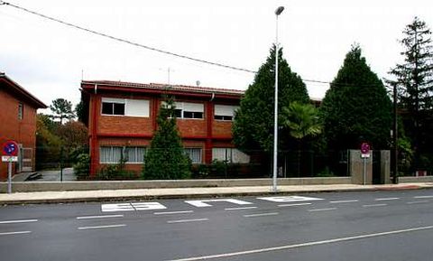 La subida y bajada de los alumnos del bus escolar representa a veces un peligro en Vea. 