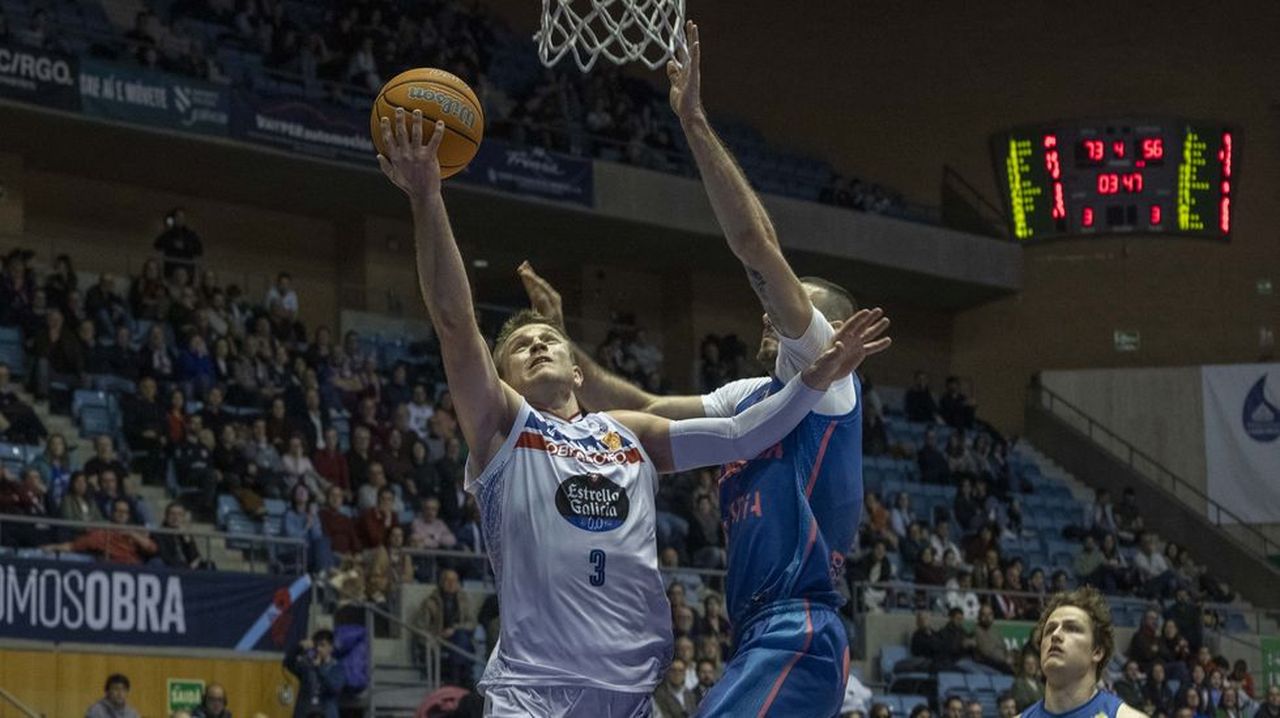 Davison y Barcello se lucen con el Obradoiro y destrozan al Menorca (83-67)