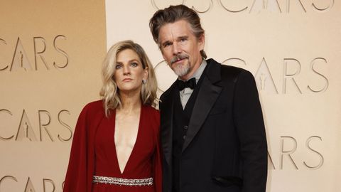 Ethan Hawke, nominado a mejor actor por �Blue Moon�, con su mujer Ryan