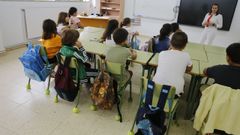 Imagen de archivo de un aula del colegio de Rubi�ns, en Vilagarc�a