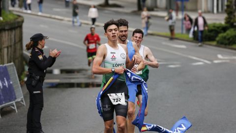 Carrera solidaria de la Polic�a Nacional en Ourense