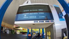 Una gasolinera de Coristanco, con el gas�leo a 95 c�ntimos.